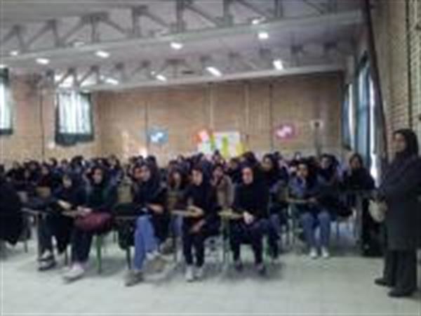 تداوم حضور کارشناسان معاونت غذا و دارو در مدارس شهر کرمانشاه