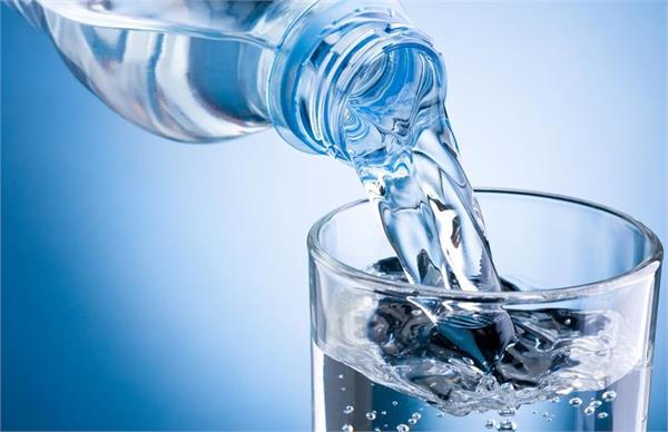 هشدار! بطری آب معدنی پلاستیکی را در آفتاب، خودرو و فریزر نگذارید