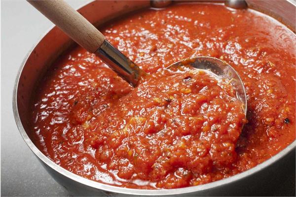 دیدگاه یک کارشناس صنایع غذایی درباره تفاوت رب گوجه‌فرنگی خانگی با صنعتی